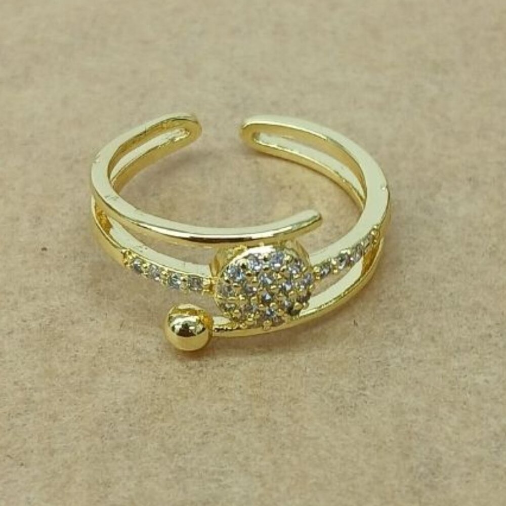Gold plated women's ring , New with tags size 6,7 & 8